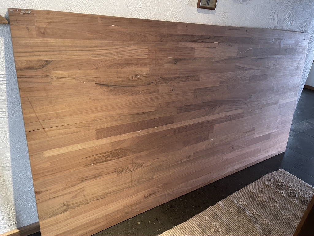 Mesa multiusos realizada con madera de tzalam