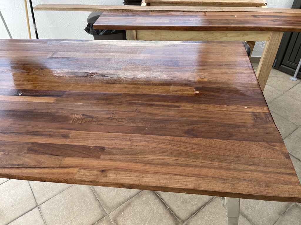 Mesa multiusos realizada con madera de tzalam